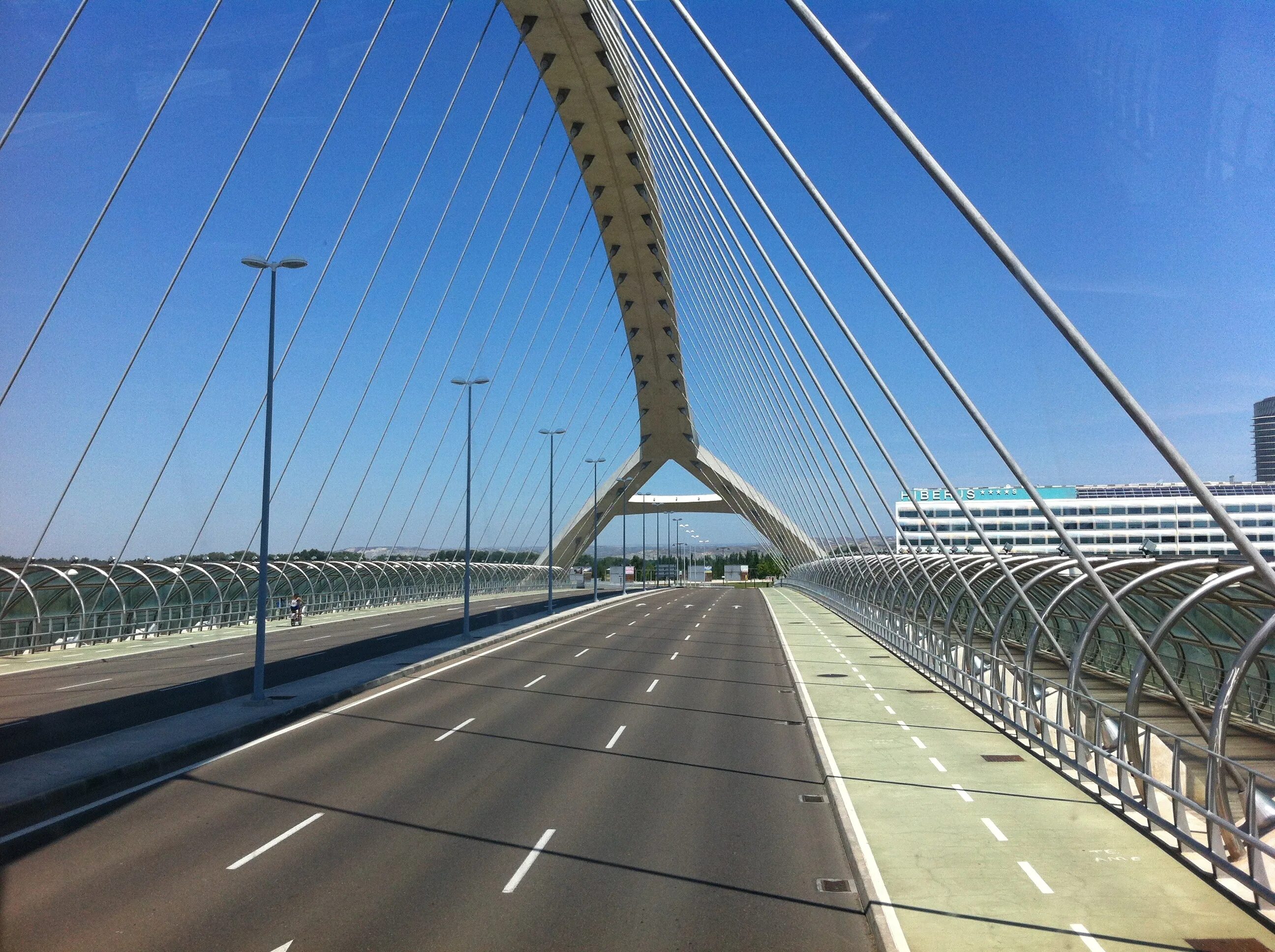 Hump bridge