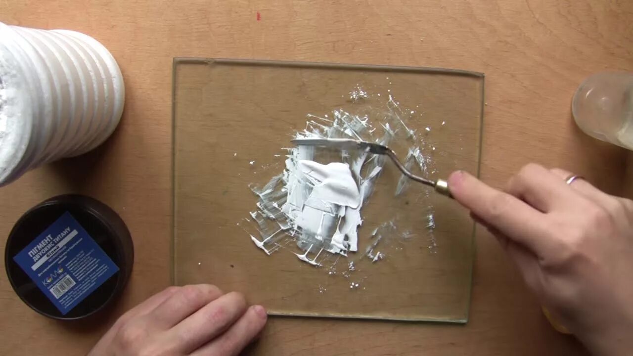 Как самому сделать краску. Краски своими руками. Изготовить краски масляные своими руками. Процесс приготовления красок для рисования. Самодельные краски.