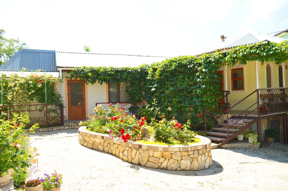 коктебель улица королева. коктебель королева 11а. коктебель крым улица ленина. крым пгт. дача киселева в коктебеле.