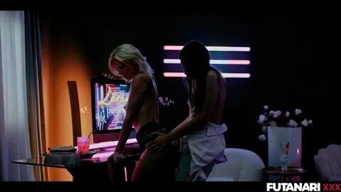 Futanari Dolly X and Zazie Skymm in mind-blowing FUTA action