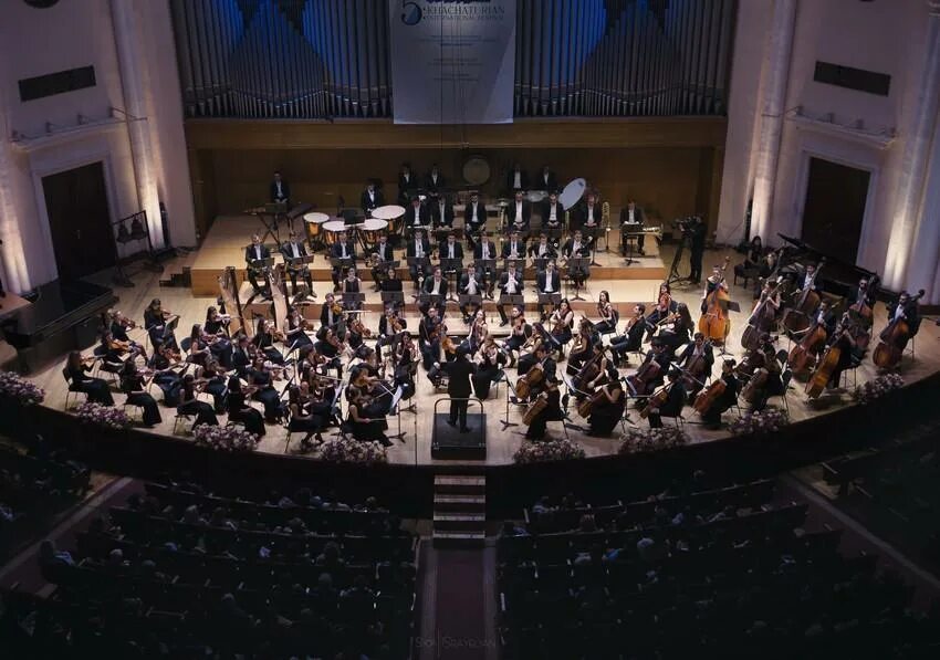 Tchaikovsky; chorus of the royal opera, gothenburg symphony orchestra, neeme järvi - «mazeppa» - (1). Когана. Armenian national philharmonic orchestra sergey smbatyan. Russian state symphony. Москва дом музыки дирижер нерусский с длинными волосами.