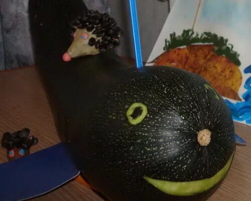 Как сделать ежика из кабачка. Кит из кабачка.