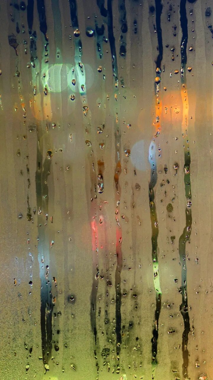 Запотевшее стекло дождь. Дождь. Цветные капли на стекле. Запотевшее стекло. Стекло с эффектом дождя.