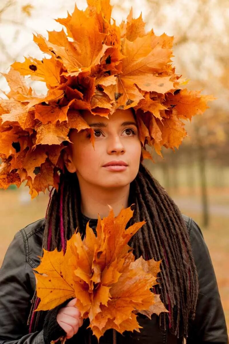 осенние веночки на голову. убор осени. осенний мастер класс для детей. конкурс осенних шляп в детском саду. корона из листья.