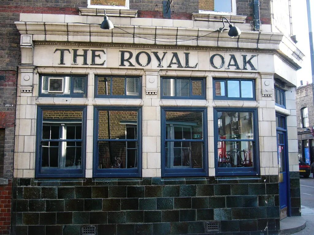 Лондонский паб с призраками. Ok royal pub. Роял оак паб. Роял оак паб. Лондон паб ташкент.
