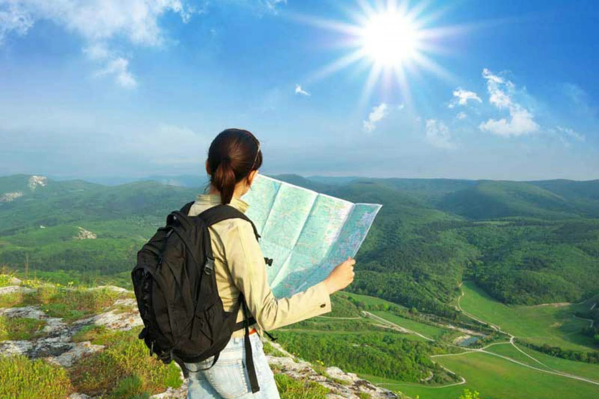 Рюкзак xiaomi ninetygo hike outdoor backpack. Парень с рюкзаком. Красивые путешествия. Туризм и путешествия. Туристы на природе.