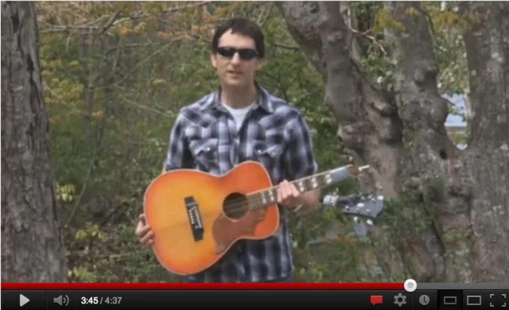 Дэйв кэрролл. Dave carroll. Дэйв кэрролл. Музыкант разбивает гитару. Дэйв аббруццезе музыкант.