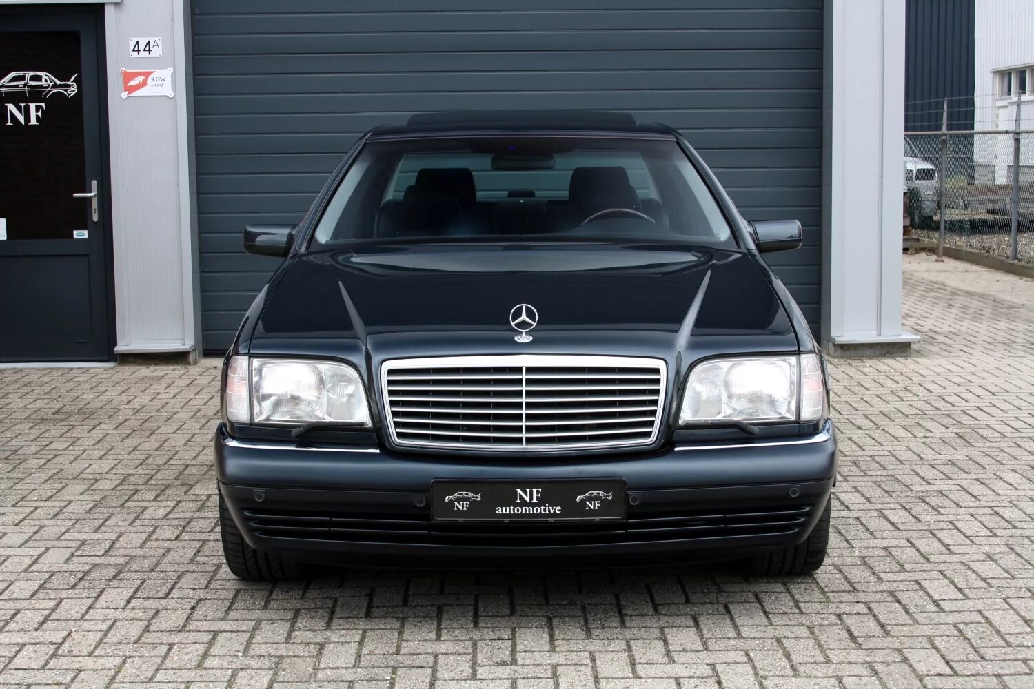 Mercedes benz 140. Мерседес с600 w140. Mercedes benz w140 s600. W140 s600. Мерседес шестьсот.