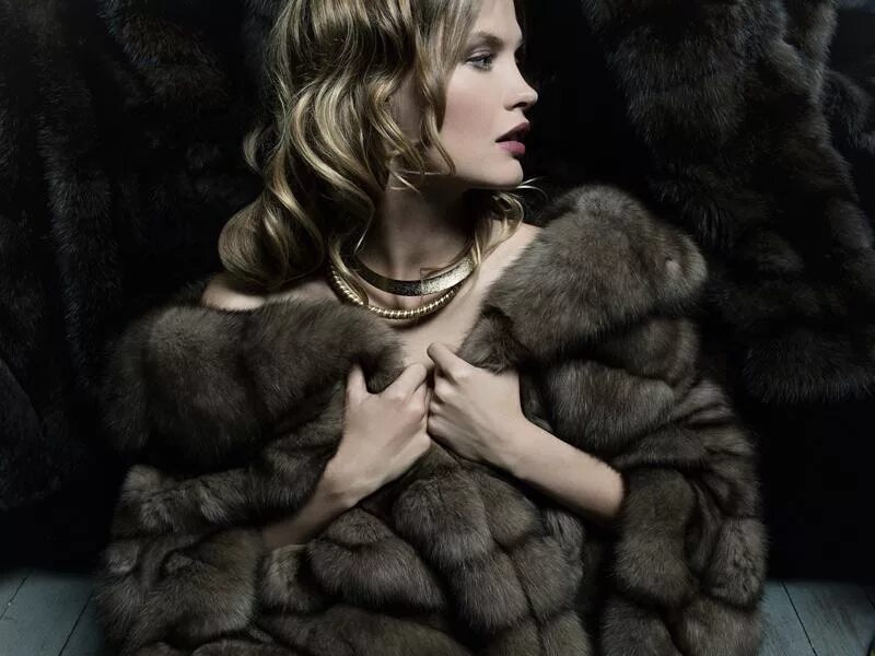 шубы которые не выйдут из моды. шуба мишель мутон облегченная. соболь женщина. шуба из волка женская. фотосессия в шубе.