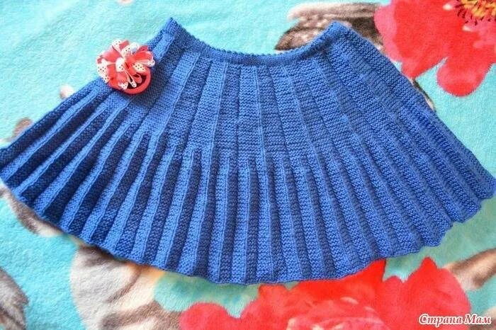 Вязаная юбка плиссе для девочки. Связать юбку плиссе для девочки. Юбка плиссе спицами. Юбка спицами для девочки. Юбка плиссе спицами.