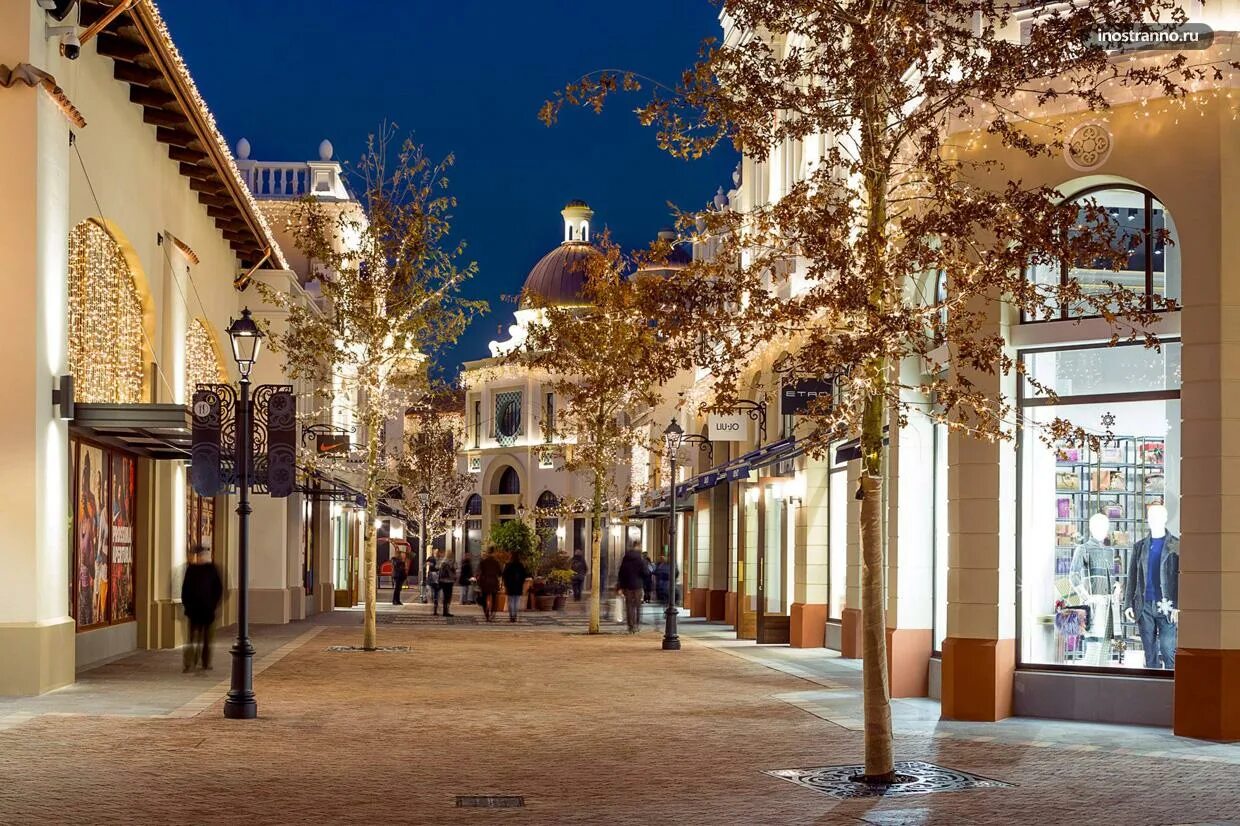 Аутлеты италии. Фиденца вилладж милан. аутлет fidenza village. fidenza италия. аутлеты в италии.