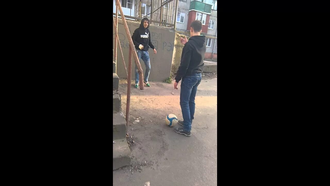 Парень проиграл на раздевание. Проигралась в карты. Проиграл в карты свою девушку. Проиграла в лагере. Пацан проиграл в карты.