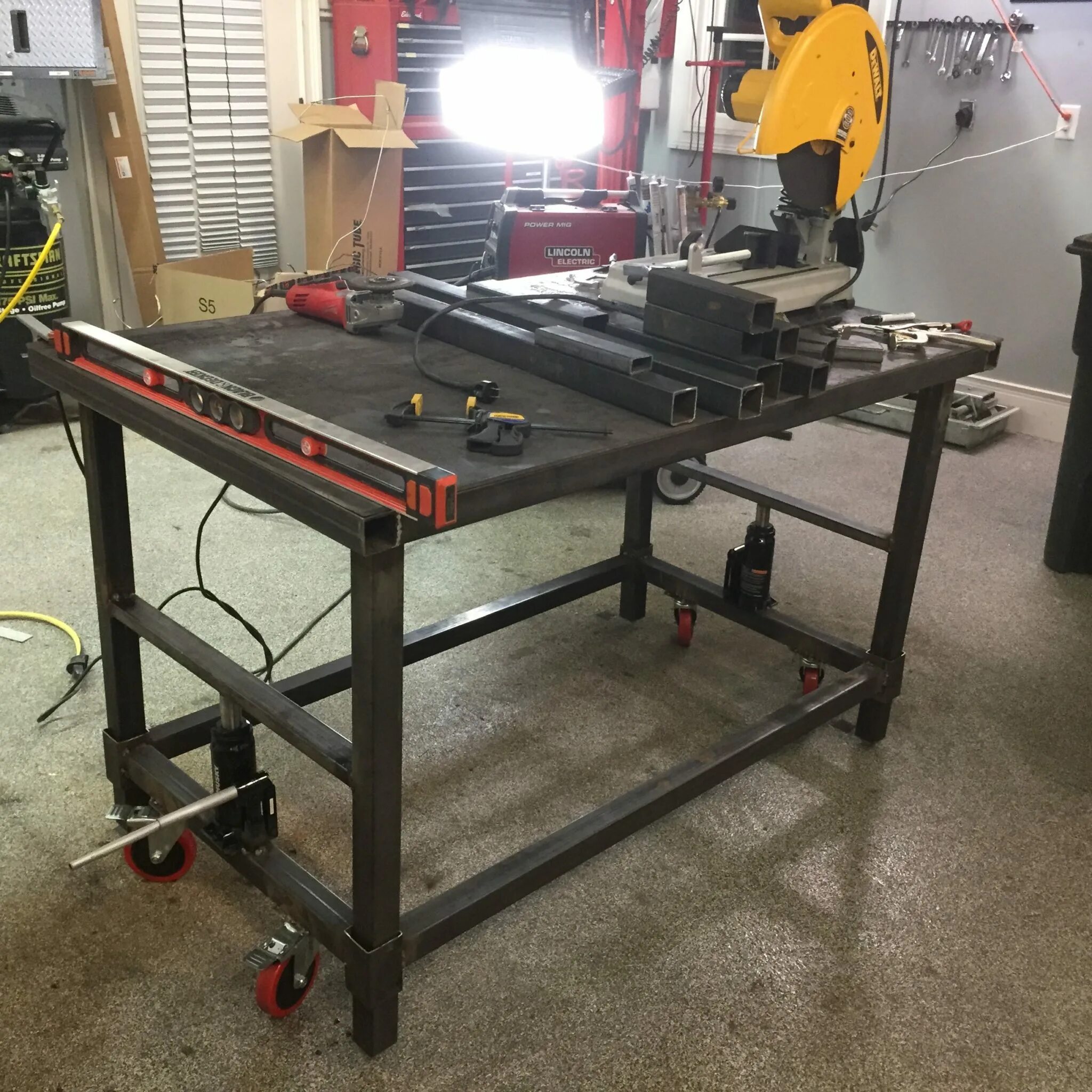 Weld table. Стол сварщика. Сварочные столы welding table. Сборочно-сварочный стол 3d-weld c1530sd. Складной сварочный стол miller.