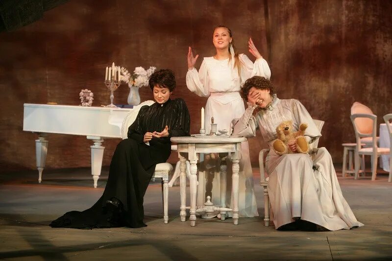 чехов мхат спектакль вишневый сад. вишнёвый сад чехов комедия. спектакль чехов театр. антон чехов в театре. рамт театр чехов гала.