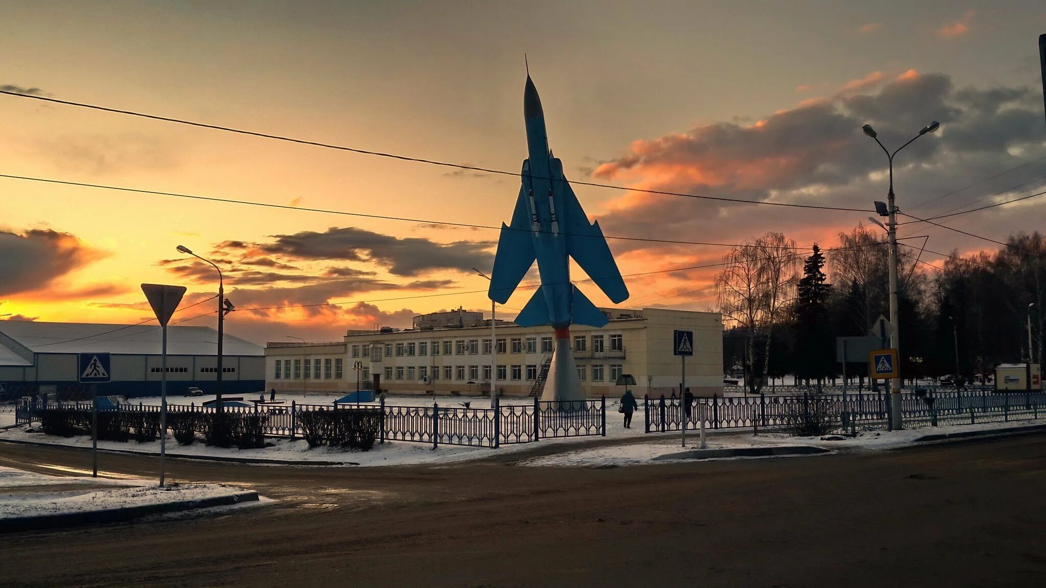 Погода в луховицах по часам. Луховицы Московская область. Памятник миг 23 в Луховицах. Луховицы достопримечательности. Луховицы столица.