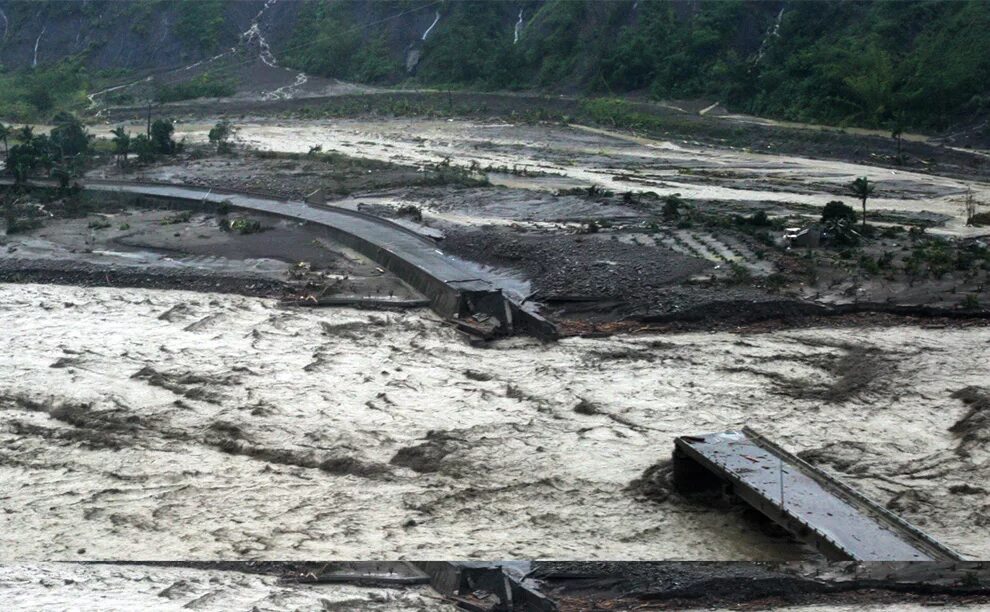 Вода разрушительная сила. Моракот Тайфун. Тайвань Тайфун сейчас. Разрушительная сила воды. Разрушительная сила тайфуна.