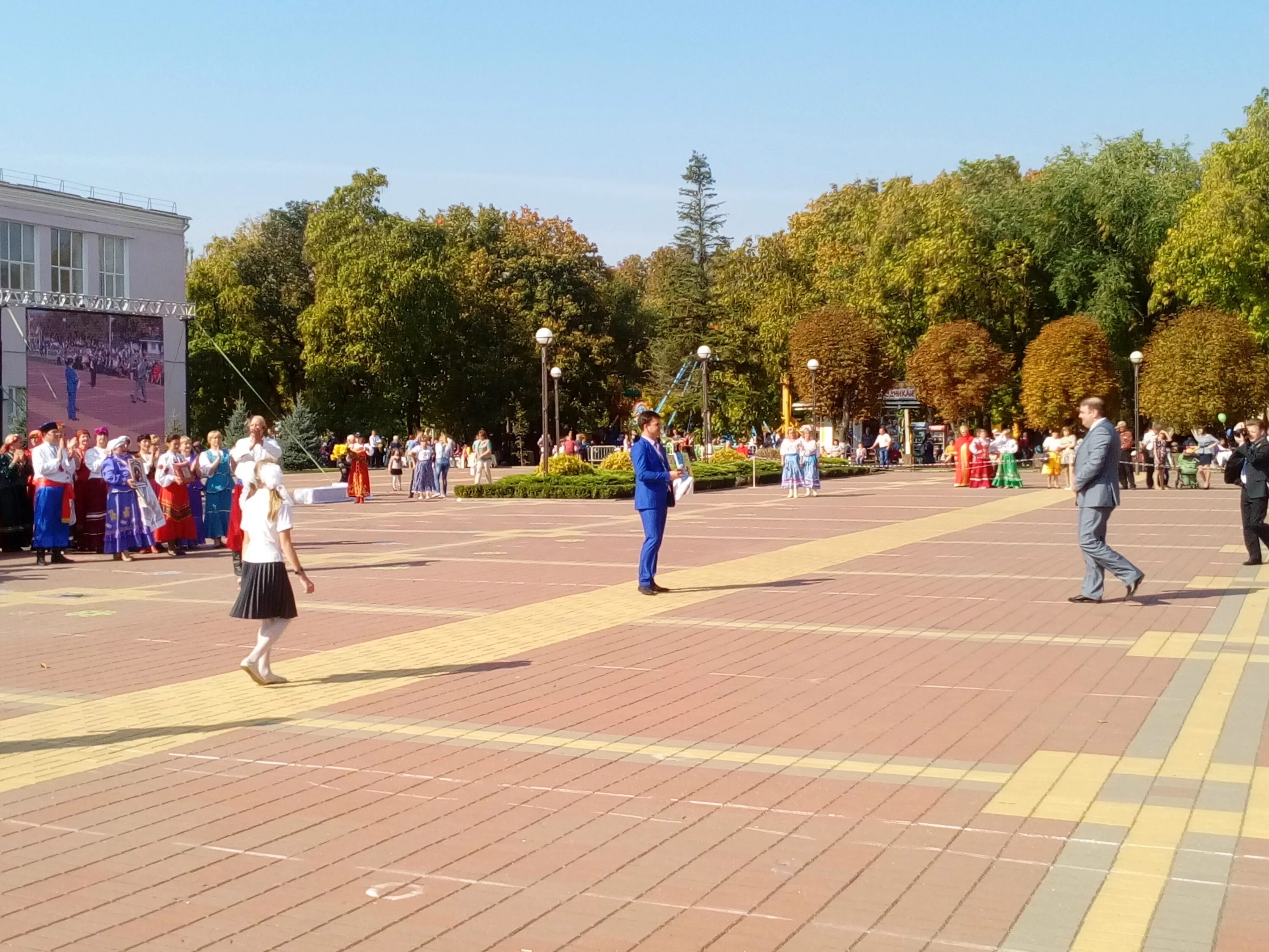 Новокубанский район, г. Новокубанск. Новокубанск Краснодарский край. Парк Новокубанский район. Парк города Новокубанска. Погода новокубанск подробная