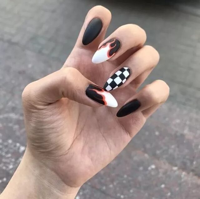 Маникюр черные ногти с сердечком Fake nails, Short nails, Bad nails