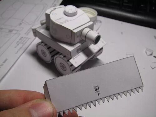 Танк из бумаги а4. Танк из бумаги. Модель танка из бумаги. Мини танки из бумаги. Модель танка из картона.