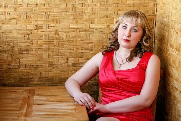 женщины воронежа. свадебный салон воронеж степана разина. знакомься с девушками. маникюрные курсы воронеж. красивые женщины воронежа.