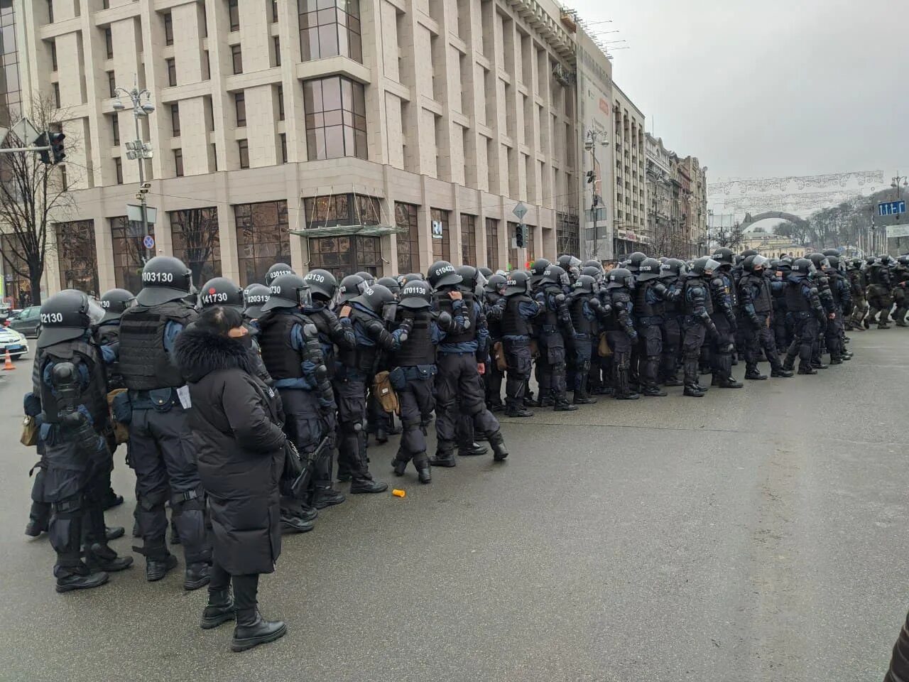 Включи майдан. Украина 2012 Майдан. Столкновение митингующих с полицией.