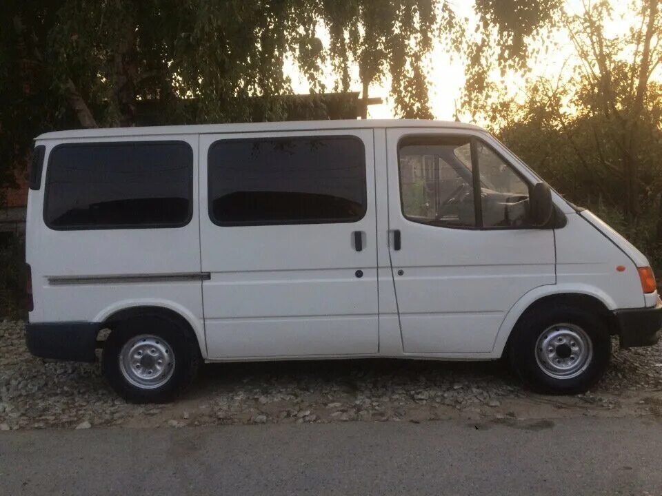 Ford Transit 1995. Форд Транзит 1995 года. Форд Транзит микроавтобус 1995 года. Транзит 1995 белый.