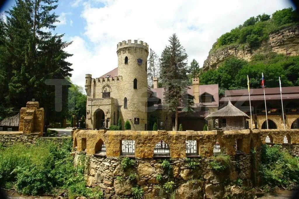 Замок коварства и любви ставропольский край. Аликоновское ущелье замок коварства и любви. Замок коварства и любви кисловодск фото. Скала замок кисловодск. Кисловодск парк замок коварства и любви.