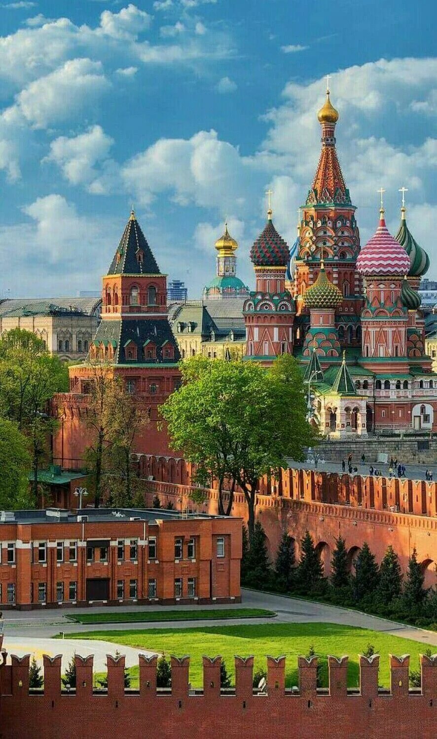 Интересная москва. Москва. Площадь маяковского в москве. Пост город москва. Москва летом.