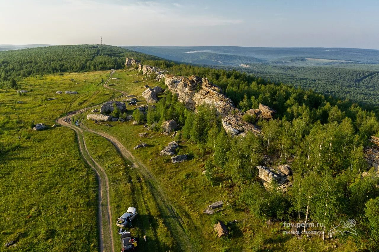 Пермский край шоссе. Губаха Пермский край. Губаха Пермский край горы. Река Косьва Губаха. Гора Ладейная Пермский край.