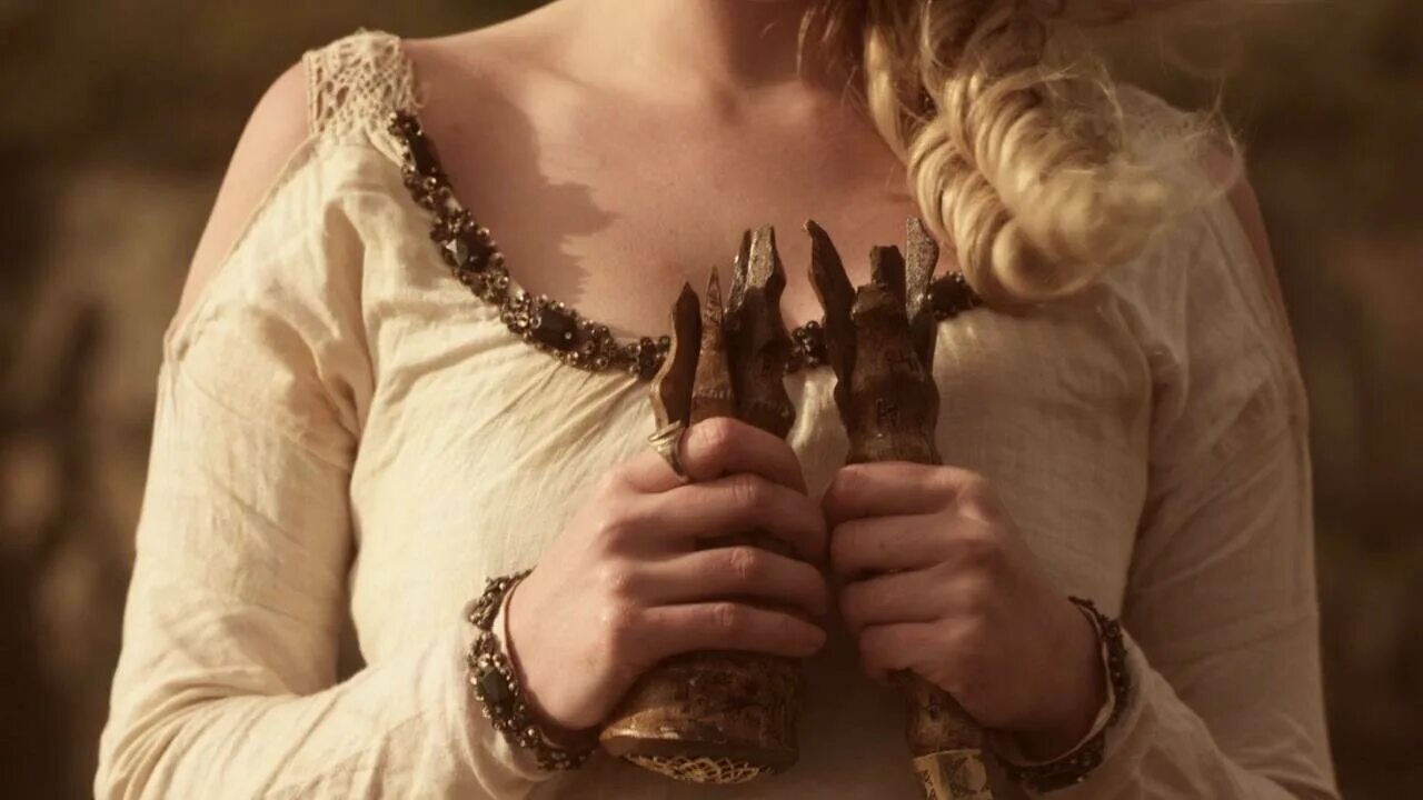 Корона и дракон: кольцо паладина дракон. Серсея ланнистер корона. Фильм паладин корона и дракон. Артас менетил. Корона и дракон кольцо паладина.