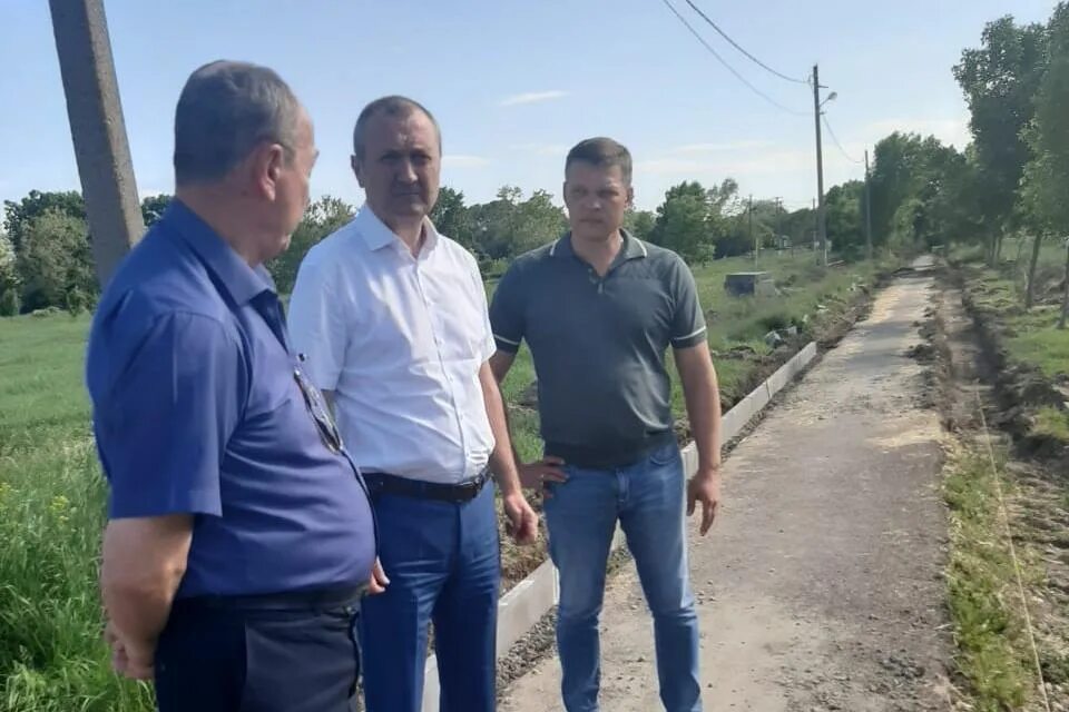 Забойский фото. Погода поселок забойский. Старотитаровская станица старотитаровская. Поселок забойский храм. Забойский фото.