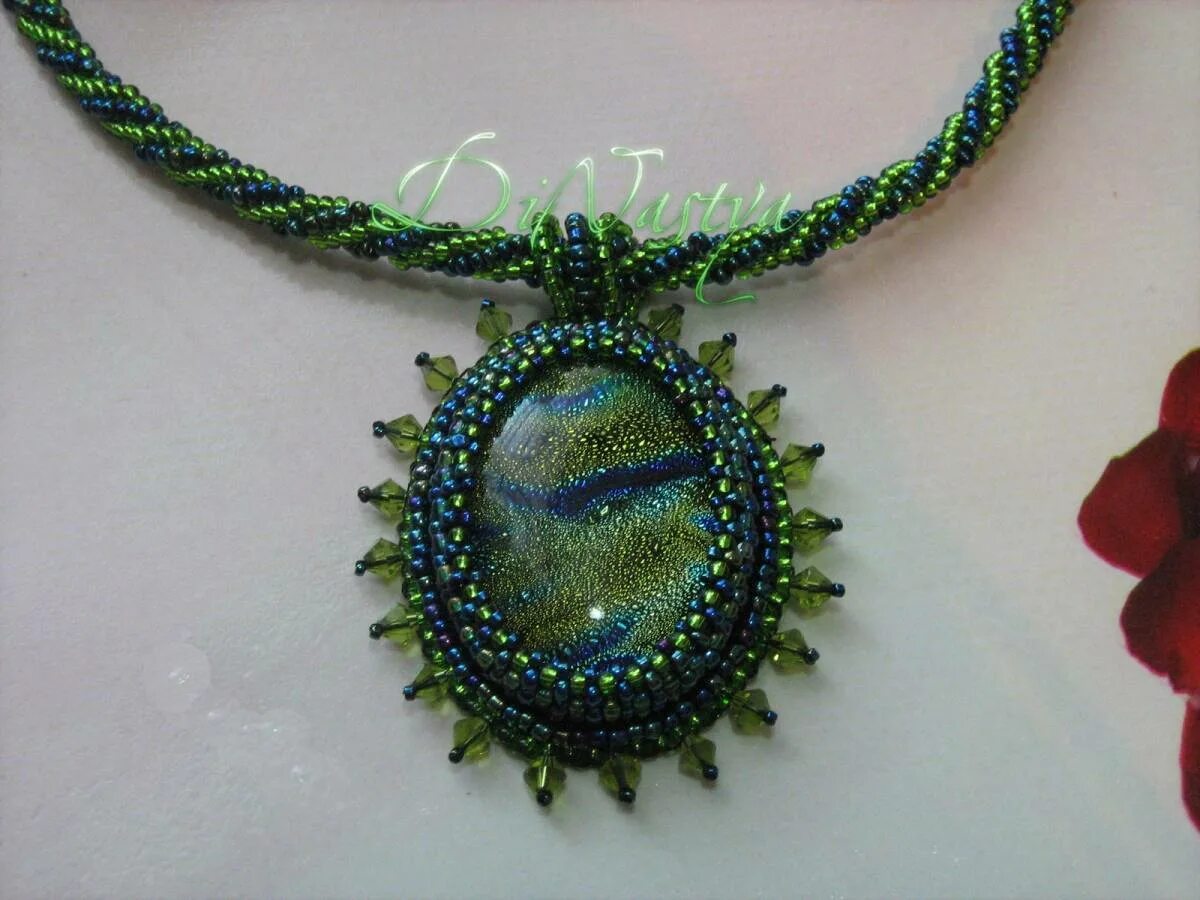 Кабошон из бисера. Оплести кабошон бисером. Бисерные украшения. Ажурное оплетение кабошона мк. Мк оплетение кабошона бисером мастер класс.