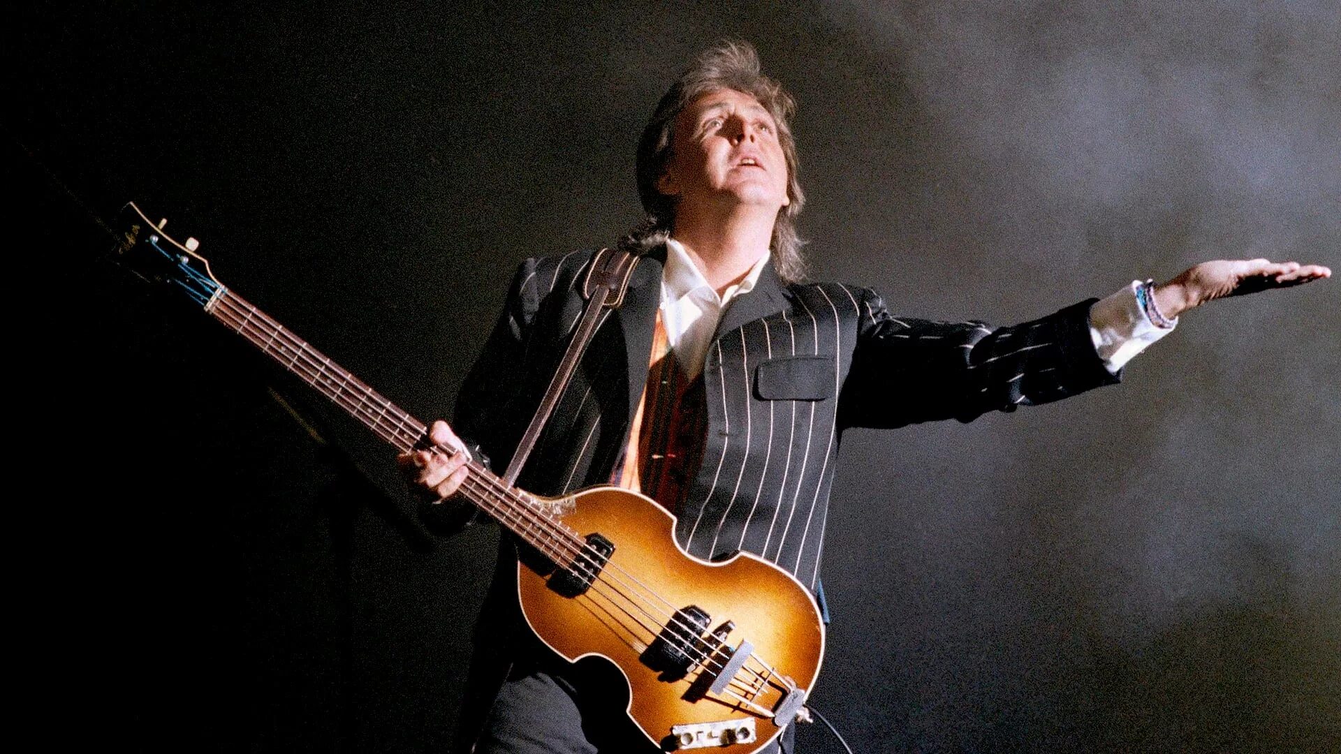 Is paul working. Paul mccartney 1993. paul mccartney 1993 concerts. paul is live пол маккартни. paul mccartney 80s.