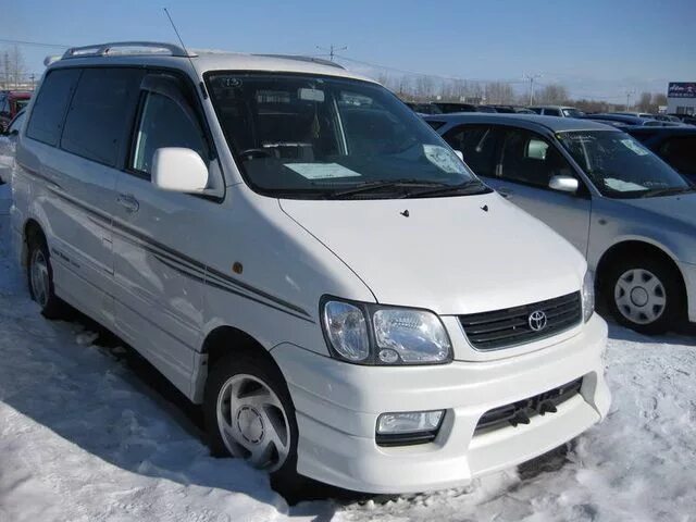 Куплю лит айс ноах. Toyota Lite Ace 2001. Тойота Lite-Ace Noah 2001. Toyota Town Ace Noah 2001. Тойота лит айс Ноах 2001.