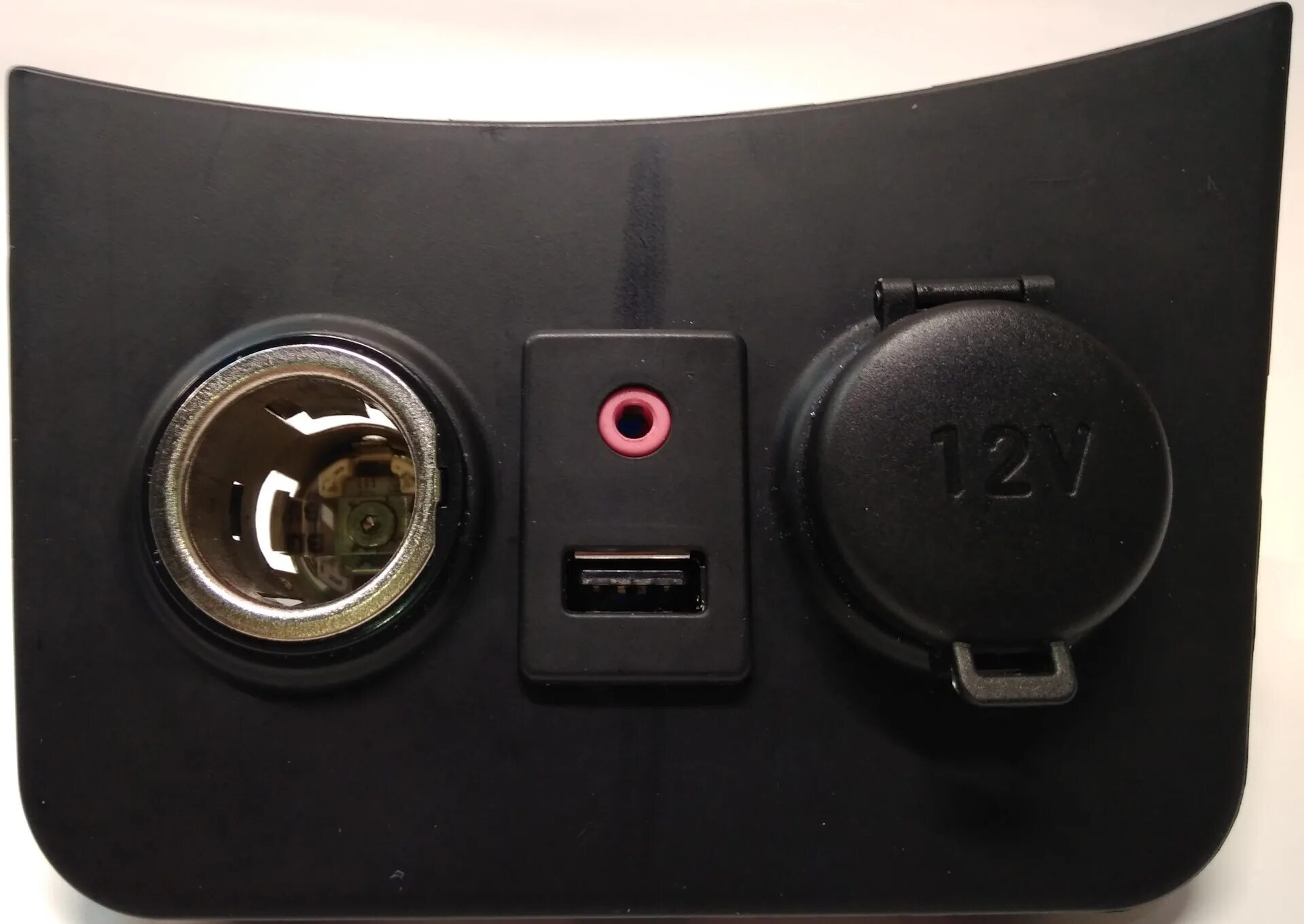 Панель usb aux. Разъем aux+usb для hyundai solaris. блок usb aux solaris. аукс юсб солярис. iso khy016-usb/aux.