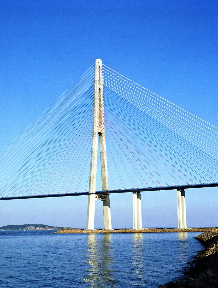 Длина моста на остров русский. Мост во Владивостоке на остров. Мост на остров русский г Владивосток. Квантовый мост во Владивостоке. Владивосток русский мост и золотой мост.