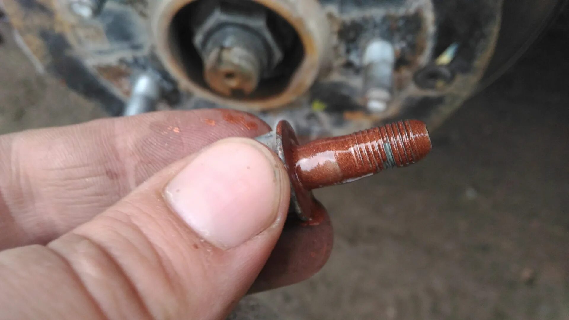 Чем смазать резьбу чтобы не прикипела. Чем смазать резьбу чтобы не прикипела. 5 дизель ввертыш для свечи накала. Чем смазать резьбу чтобы не прикипела. Смазка для болтов колес автомобиля.