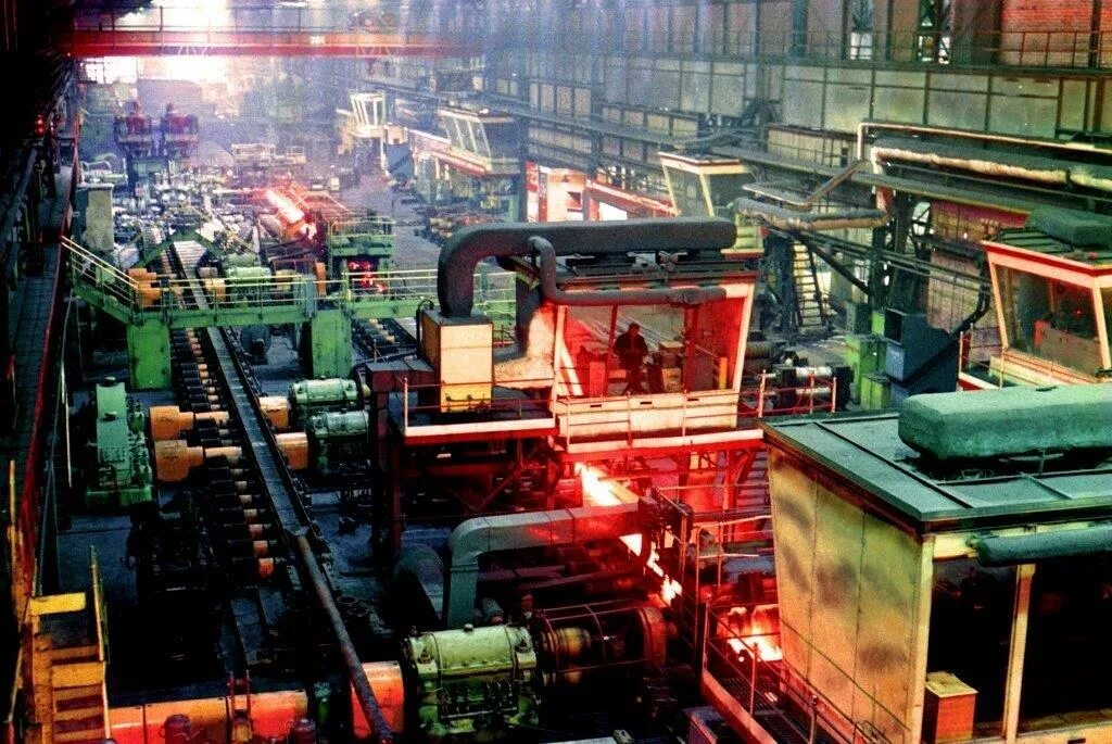 Ммк прокатный стан 5000. Стана 600. Алчевский металлургический завод лнр. Стан 2000 нлмк. Алчевский комбинат блюминг.