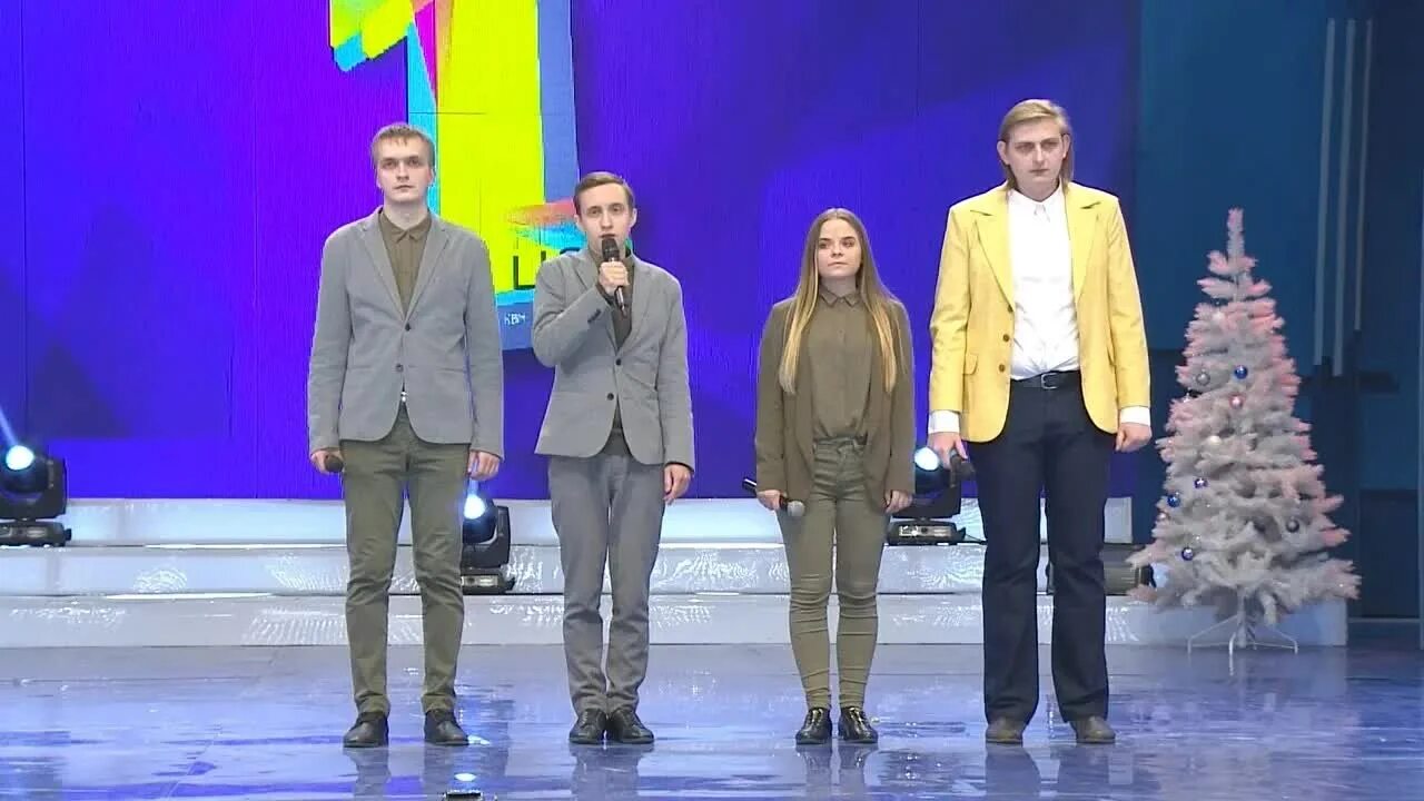 Команда квн селивановы состав. Приветствие квн семья. Семьи квнщиков. Приветствие квн семья. Семьи квнщиков.