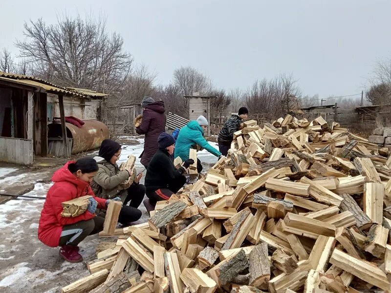 Погода в сокрутовке астраханской области. Село Сокрутовка Ахтубинский район. Село Сокрутовка Ахтубинский район Астраханская область. Волонтеры расколка дров. Волонтеры ритм село Сокрутовка.