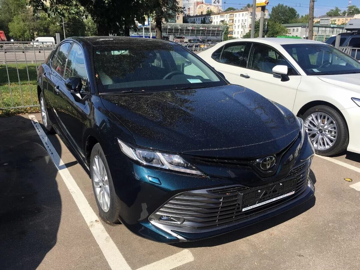 Toyota camry черный металлик
