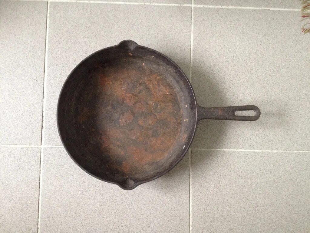 Сдам старые чугунные