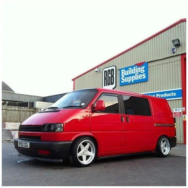 Т4 транспортер бензин. VW Transporter t4. VW t4 Tuning. Volkswagen Transporter t4 фургон. Volkswagen t4 стенс.