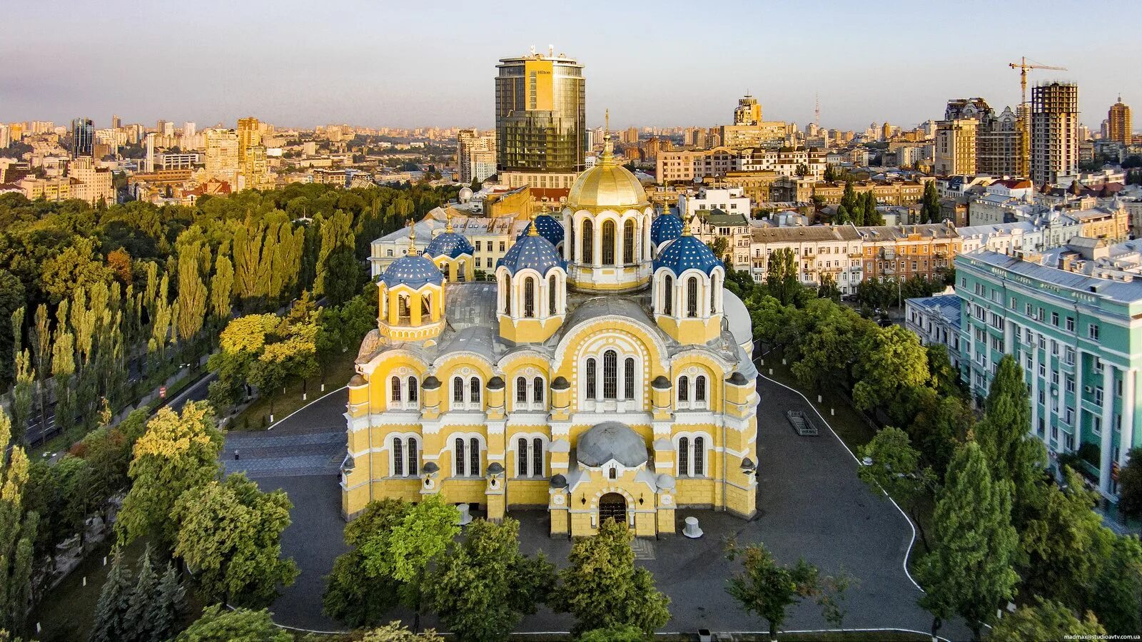 Дома в киеве в мае. Украина владимирский собор. собор святого владимира в киеве. храм святого князя владимира в киеве. собор святого воскресения kyiv ukraine.