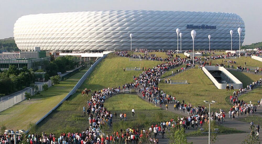 Стадионы германии. Мюнхен Арена. Alliance Arena Munchen. Стадион Bayern Munchen. Стадион Мюнхен 2012.