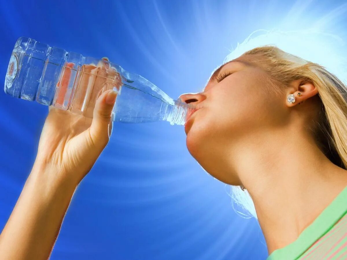 Как пить воду без воды. Питьевой режим в жару. Чистая вода. Вода и человек. Пейте воду на здоровье.
