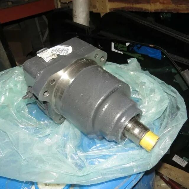 Комацу д275-5 гидромотор привода вентилятора. Гидромотор вентилятора 57657660/2658607696. 7164320 гидромотор вентилятора. Гидромотор вентилятора. Гидромотор вентилятора.