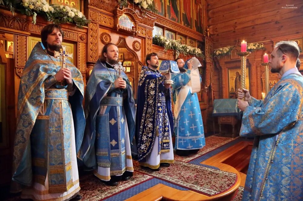 покровский православный центр. церковь покрова пресвятой богородицы. храм покрова пресвятой богородицы ватутинки. церковь покрова божией матери на десне. ватутинки.