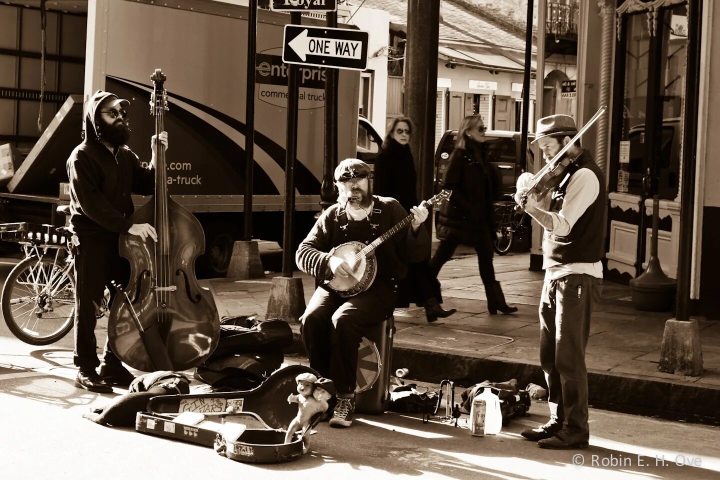 The streets music. Street music. Уличная фотография. Уличный гитарист. The streets music.