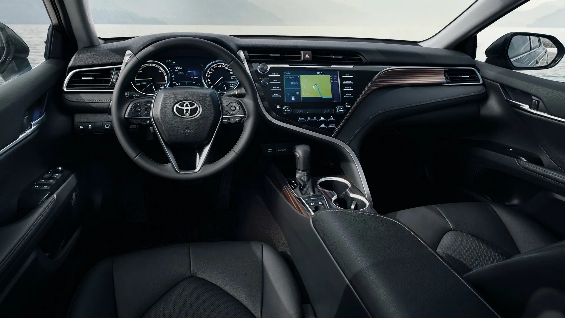 Торпеда тойота камри. Toyota Камри 2019. Toyota Camry 2019 салон. Toyota Camry xv70. Toyota Camry Hybrid 2019.